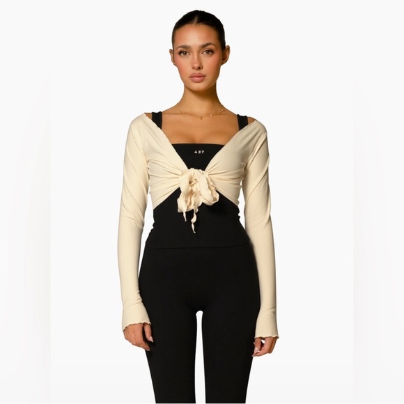 437 Tops - 437 The Wrap creme